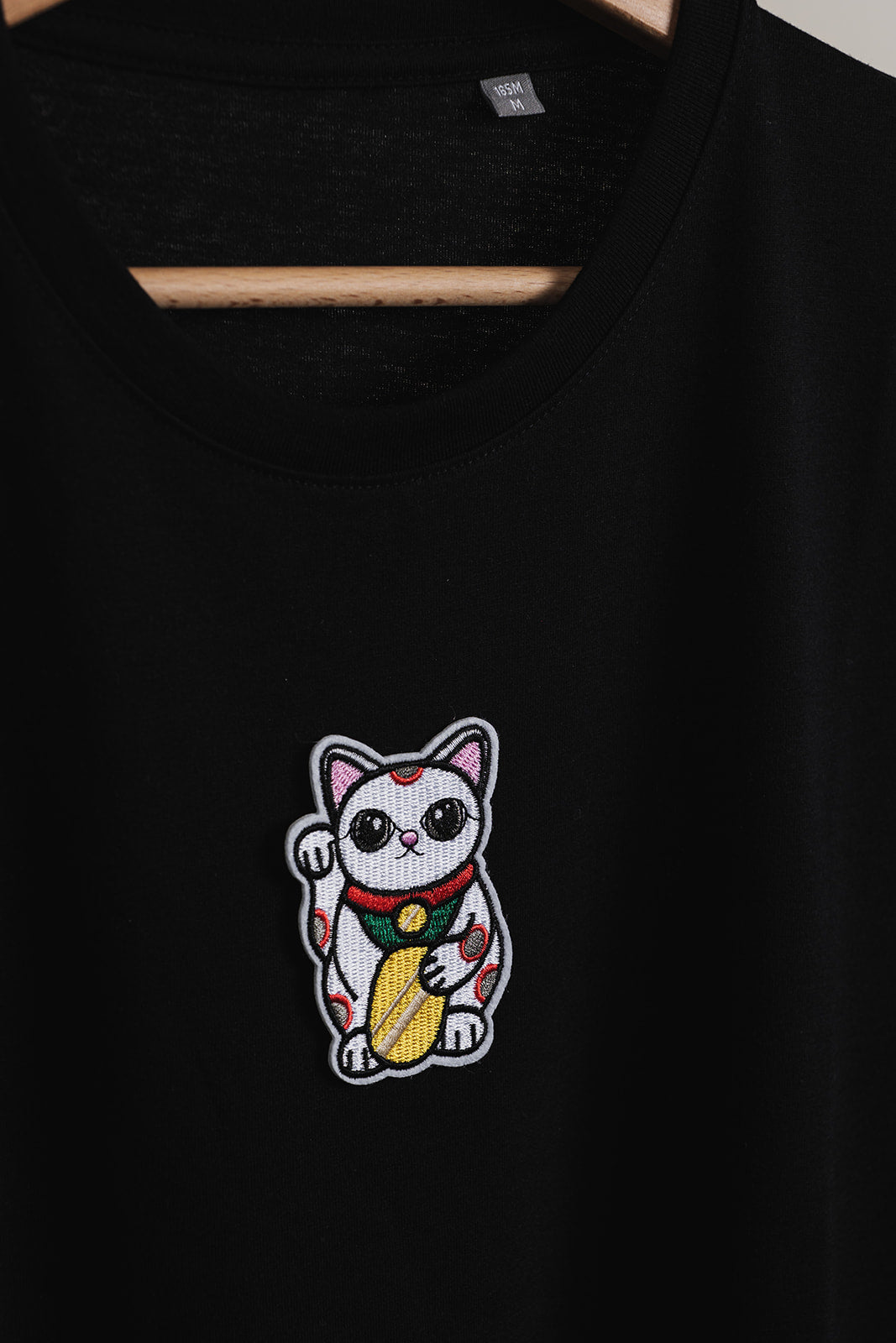 T-shirt Nera - Gatto Maneki